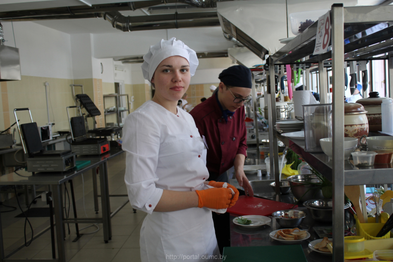 повар