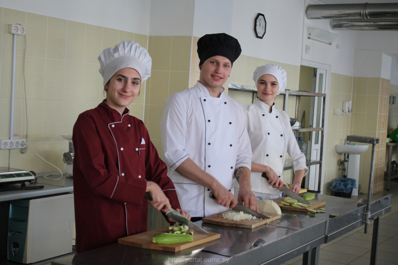 повар